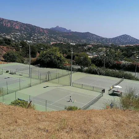 Rez De Jardin Cap Esterel Renove Et Climatise Апартаменты Сен-Рафаэль