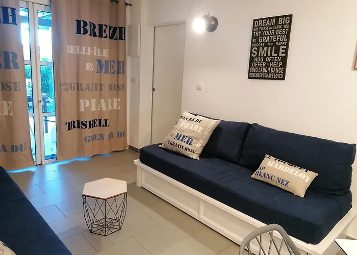 Rez De Jardin Cap Esterel Renove Et Climatise